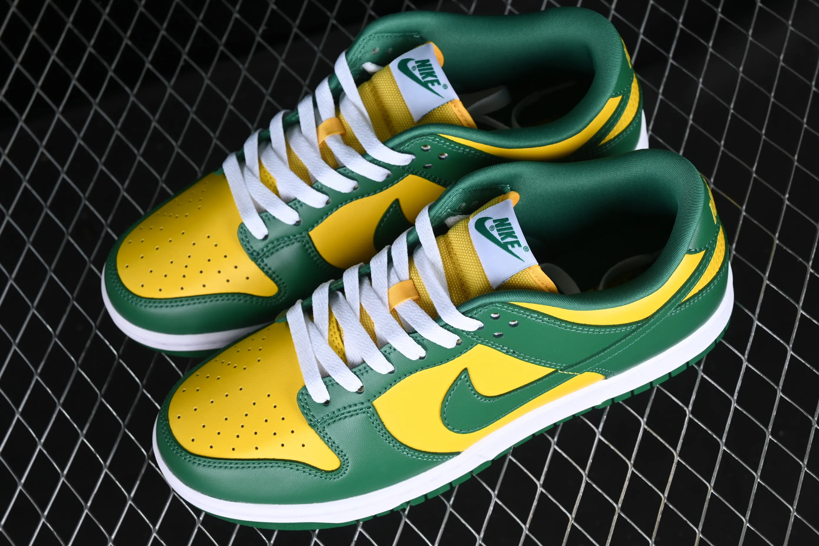 All categories Nk SB Dunk series Nk SB Dunk Low low-top sneakers Nk Dunk SB Low SP "Brazil" University of Oregon color SB low-top sports and leisure sneakers CU1727-700